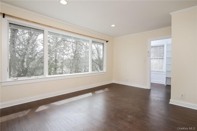 Building Photo - 50 Greenacres Ave