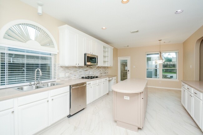 Building Photo - 22303 Bridgehaven Dr