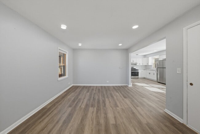 Building Photo - 2705 N Sayre Ave