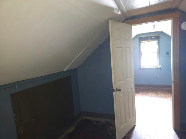 Building Photo - 3031 W Meidroth St