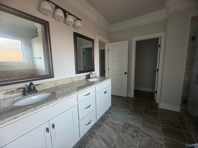 Building Photo - 117 Innocent Trl