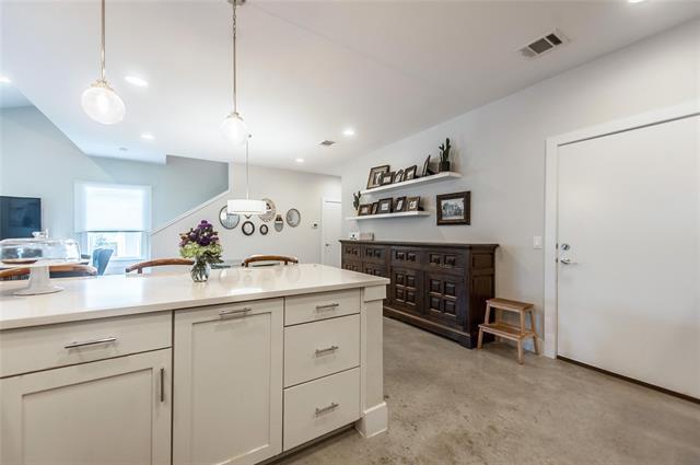 Building Photo - 971 Bassett Pl