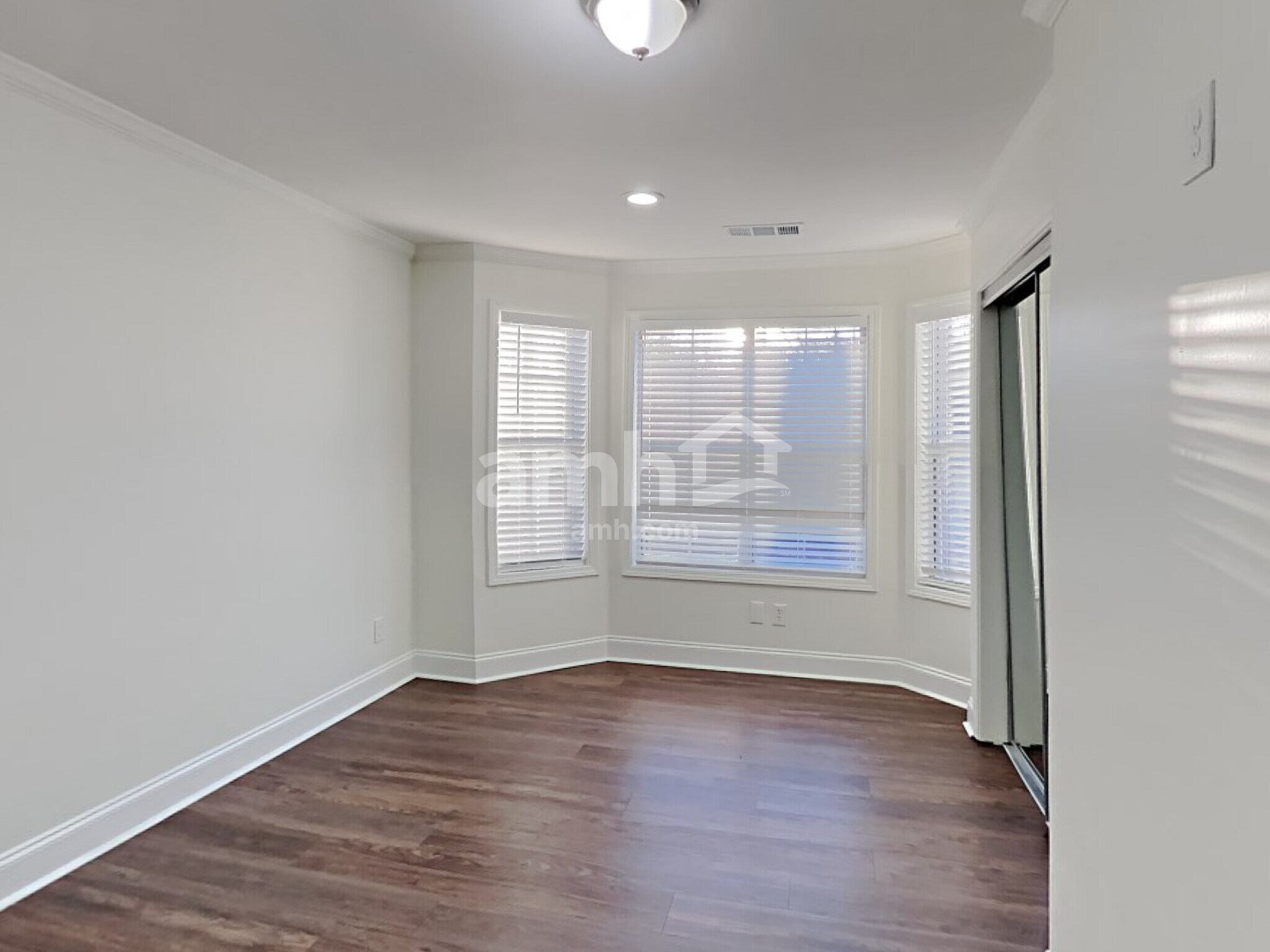 Building Photo - 2760 Woodbine Hill Way