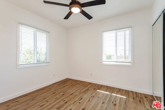 Building Photo - 1812 W Glenoaks Blvd