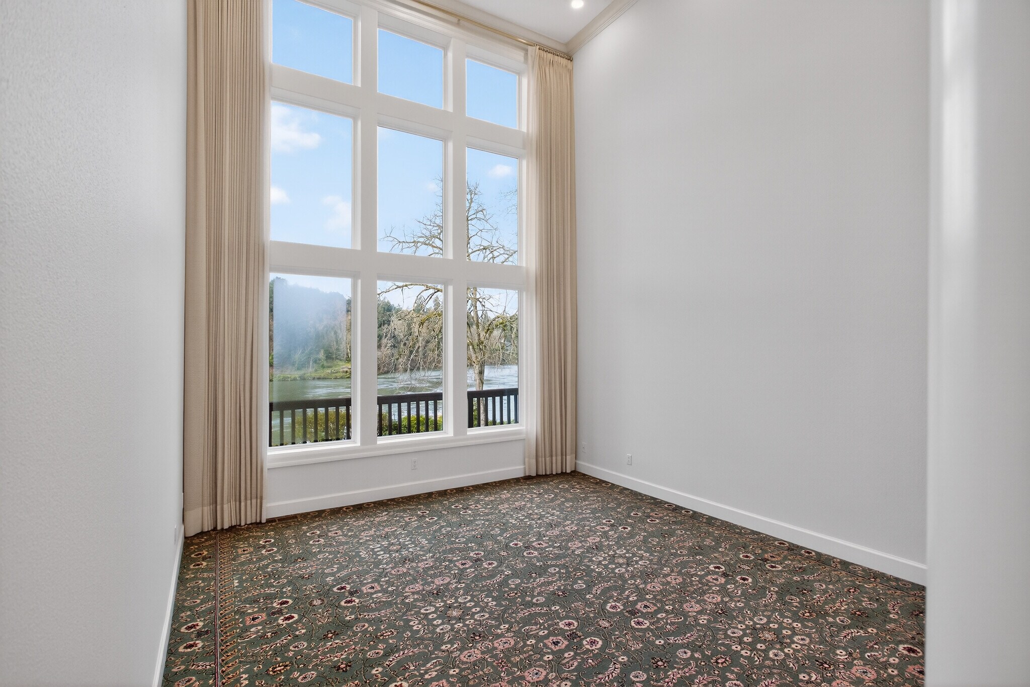 Building Photo - 1645 SE Oak Shore Ln