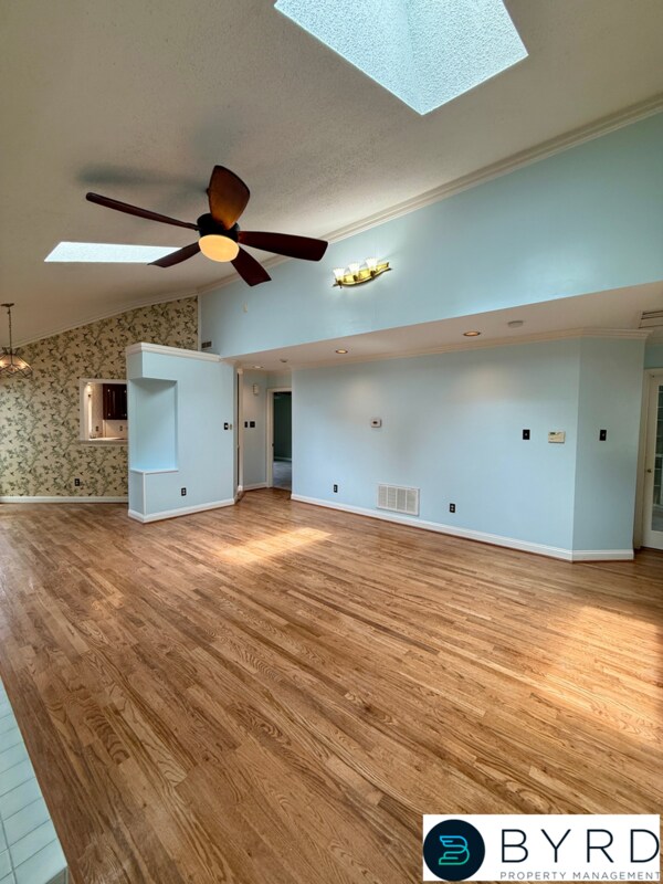 Building Photo - 1703 Sheldrake Ct