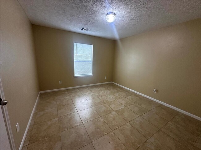 Building Photo - 8840 E Buffalo Cir