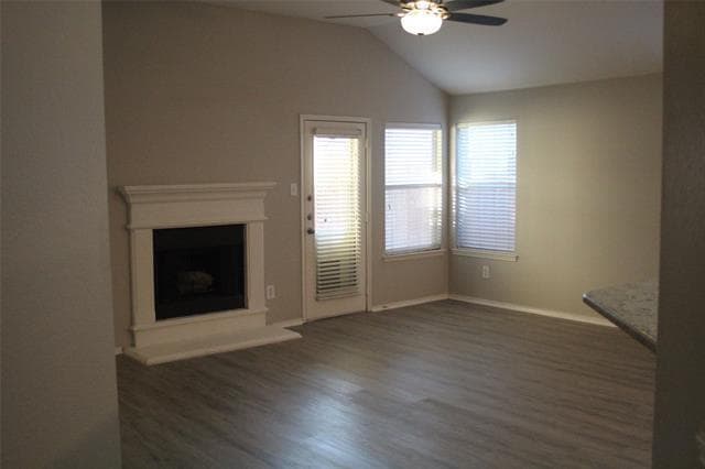 Building Photo - 725 Sequoia Dr