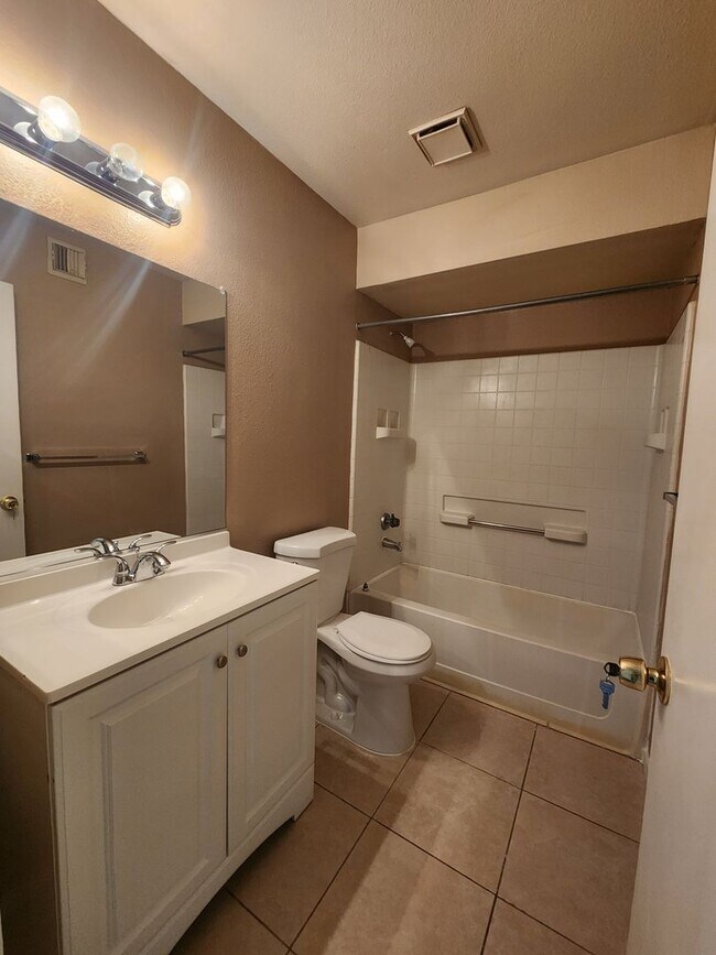 Building Photo - 2750 S Durango Dr