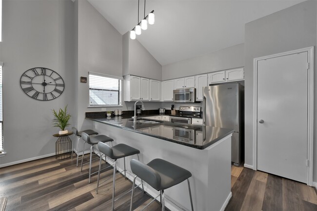 Building Photo - 124 April Point Dr N