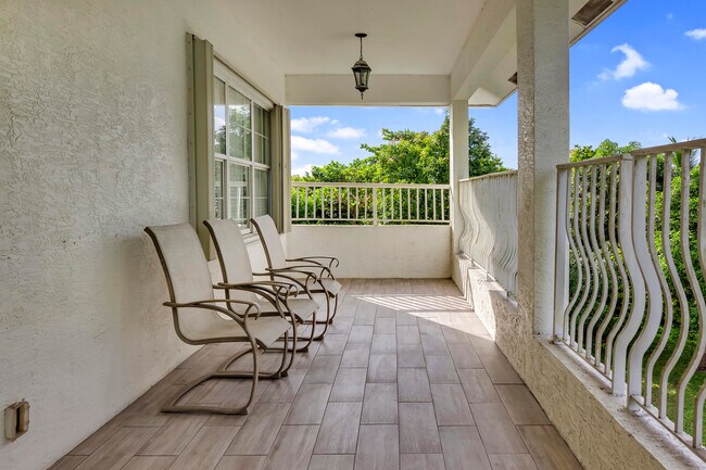 Building Photo - 12121 70th Pl N