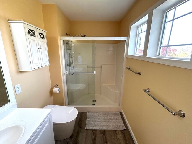 Building Photo - Updated 2 bedroom + loft, 2.5 bath DuPont Home