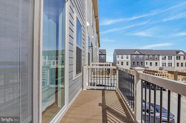 Building Photo - 43793 Mystic Maroon Ter