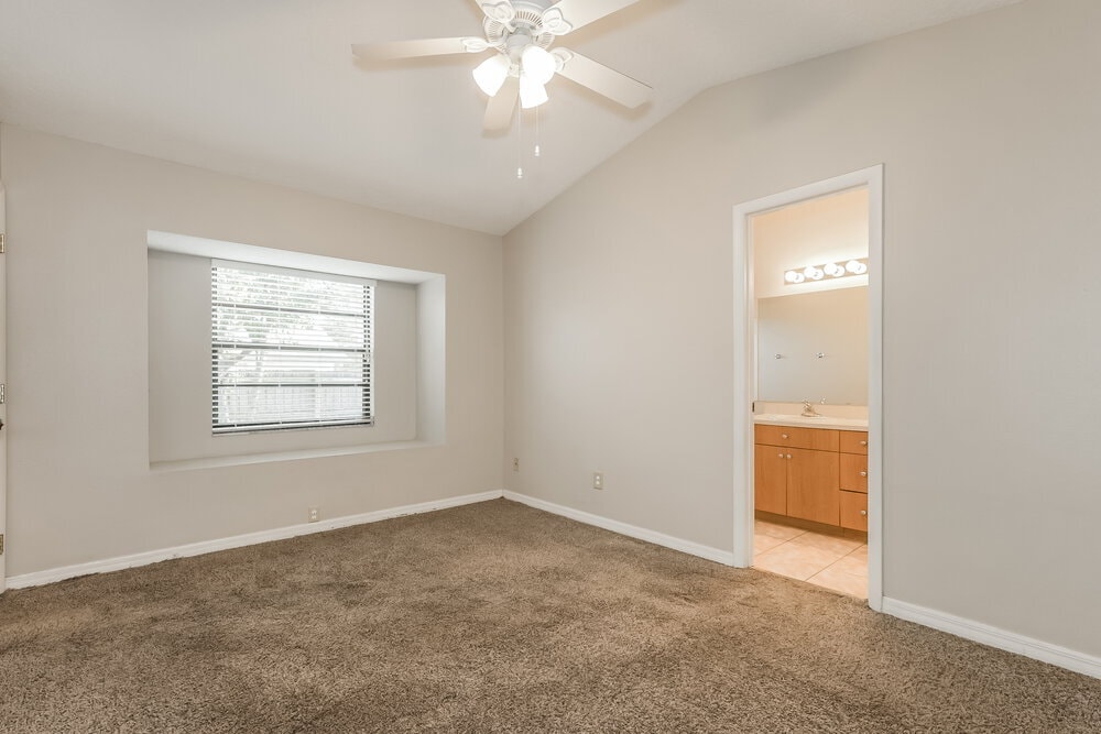 Building Photo - 1440 Tiverton Dr