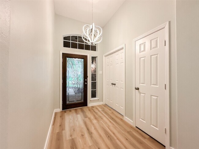Building Photo - 27 Auburn Path Dr