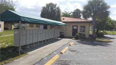 Building Photo - 1335 S Dixie Hwy