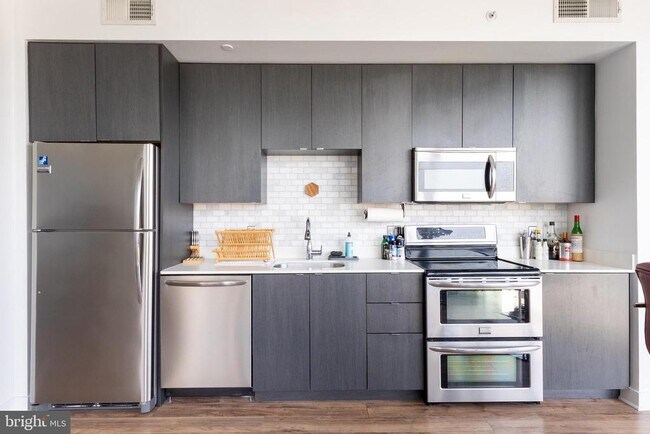 Building Photo - 460 New York Ave NW