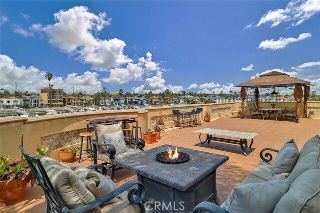Building Photo - 5455 E Sorrento Dr