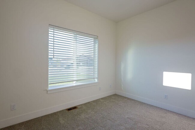 Building Photo - Kimberly - Single Family Home