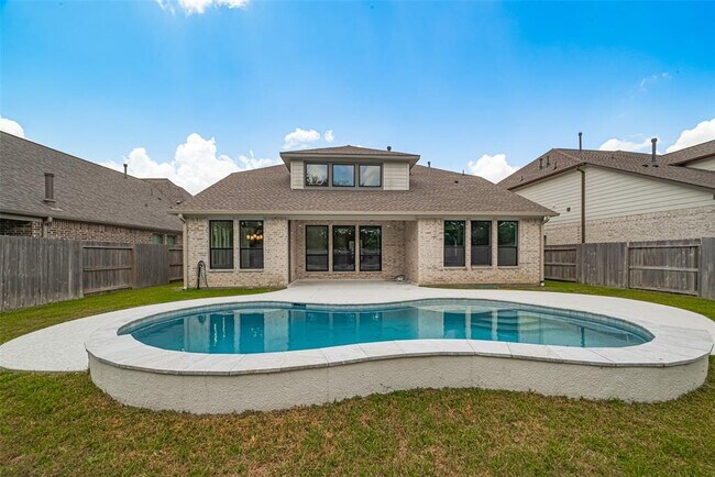 Building Photo - 23649 Silver Palm Trl