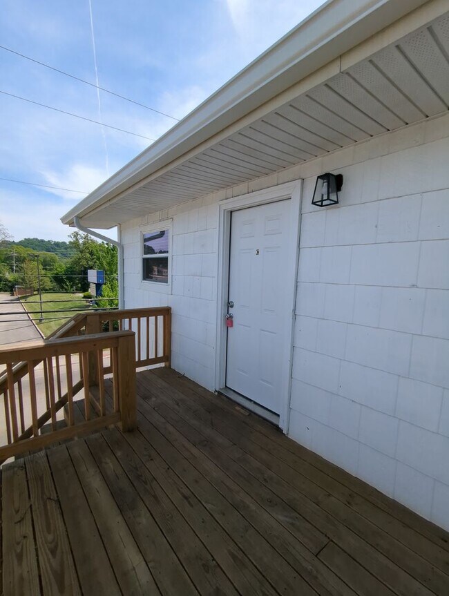 Building Photo - 2015 Duncan Ave