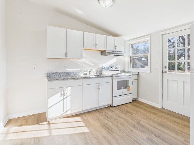 Building Photo - 6113 Ullswater Ave