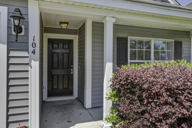 Building Photo - 104 Wildberry Ln
