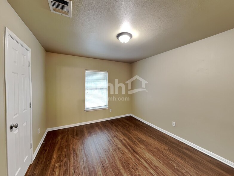 Building Photo - 3723 Holden Ct