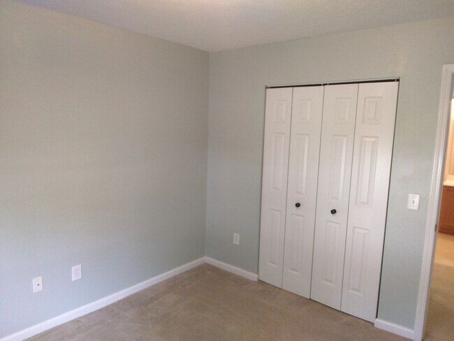 Building Photo - $1,995 - Pet Friendly, 3 Bedroom, 2 Bath H...