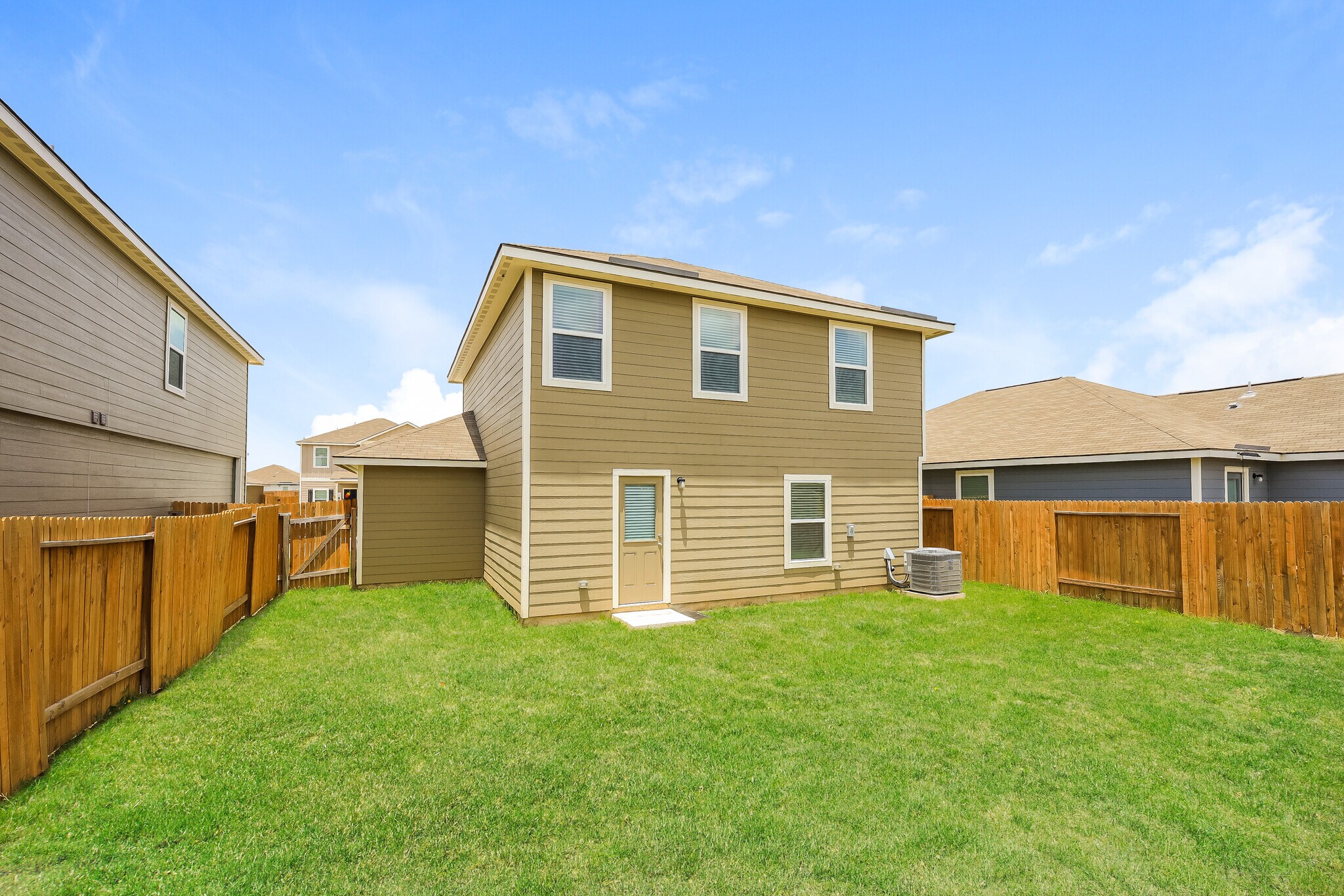 Building Photo - 7226 Lazy Cyn