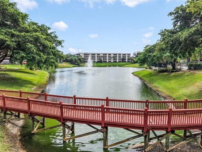 Building Photo - 1825 Palm Cove Blvd