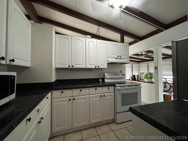 Building Photo - 2512 Key Largo Ln