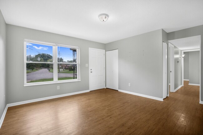 Building Photo - Guy Dr