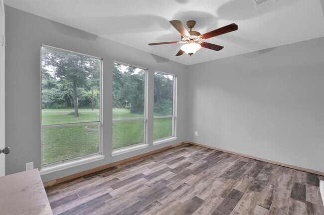 Building Photo - 5928 Sinclair Dr