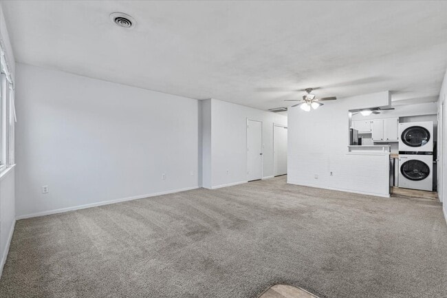 Building Photo - 925 2nd Ave E