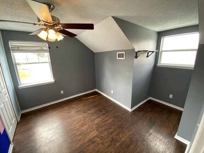 Building Photo - Davenport 3 Bedroom 2 Bathroom Corner Lot!!!