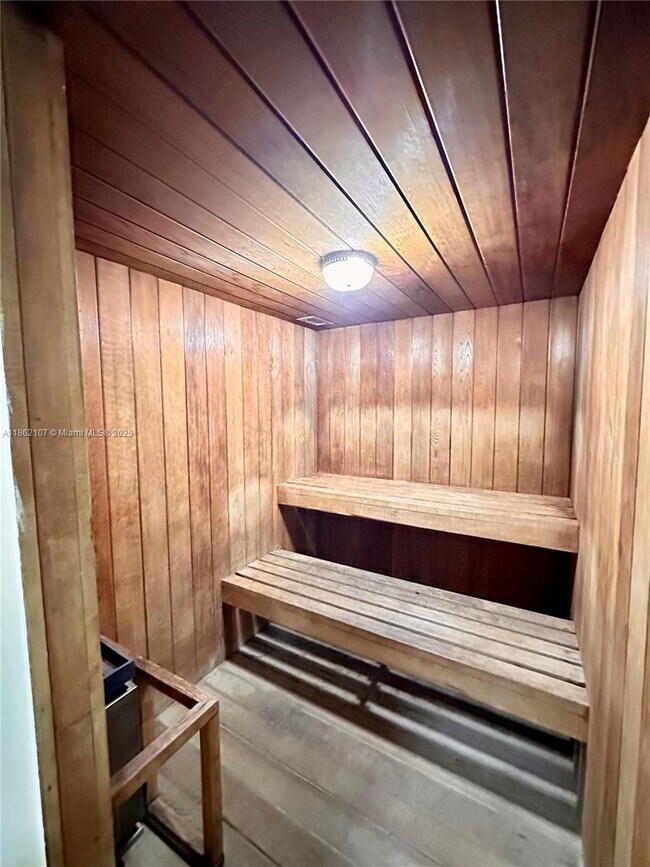 Building Photo - 6770 Indian Creek Dr