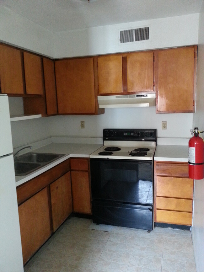 Building Photo - 1 bedroom, 1 bath condo in Coralville