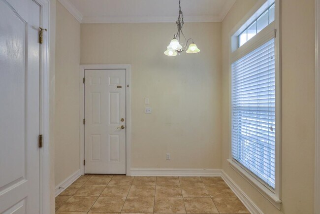 Building Photo - 1661 Harbor Club Dr