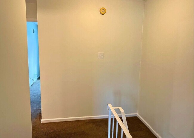 Building Photo - 102 Caernarvon Ct