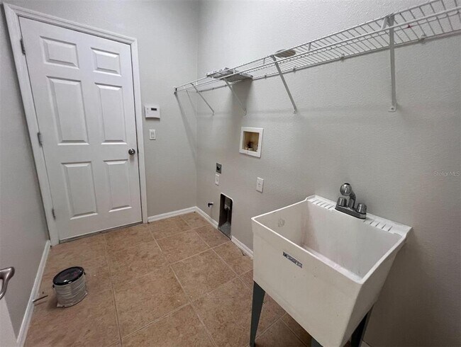 Building Photo - 20213 Moss Hill Way