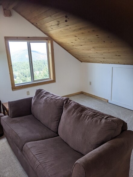 Building Photo - 22517 Shawnee Rd