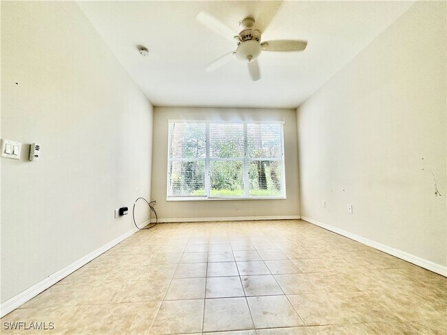 Building Photo - 1345 Henley St