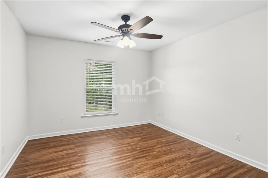 Building Photo - 1 Woodvine Way