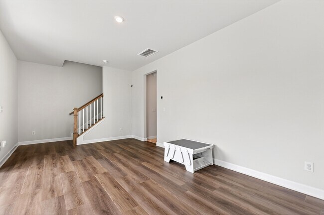Building Photo - 4730 Cypress Tree Ln