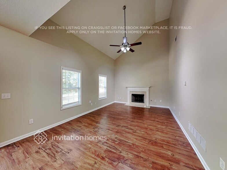 Building Photo - 5881 Newnan Ct