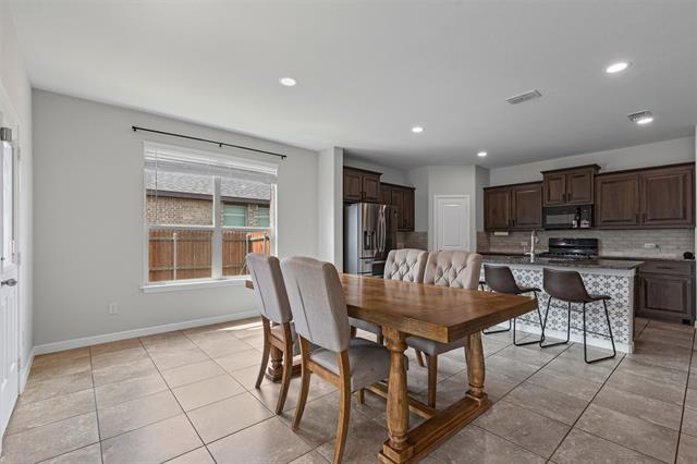 Building Photo - 1207 Burlingame Dr