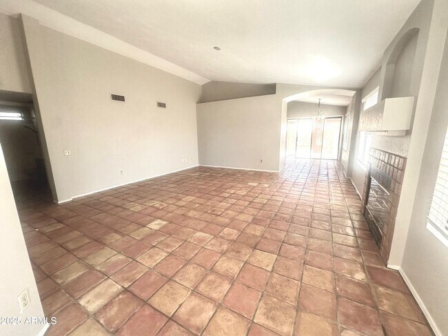 Building Photo - Charming 3 bedroom, 2 bath single story home with 2 car garage in Chandler