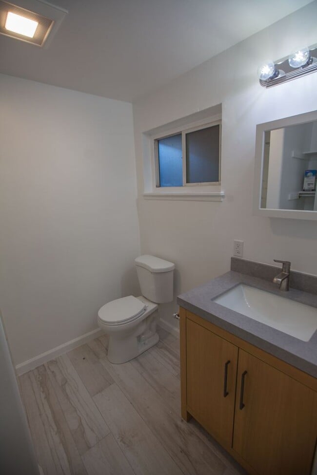 Building Photo - 165-167 Miriam St