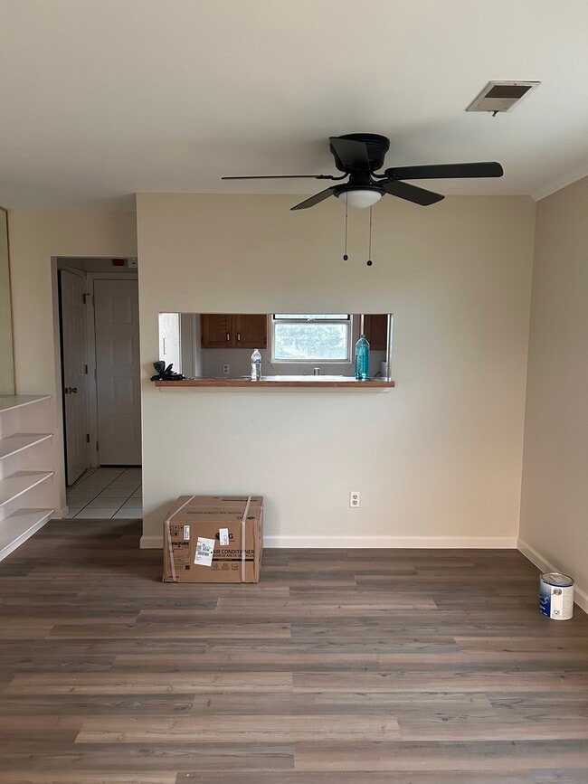 Building Photo - 1195 S Gilbert St